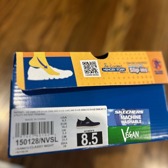 Skechers Women’s Hands Free Slip-ins Summits Classy Night 8.5 NWT - Picture 8 of 8